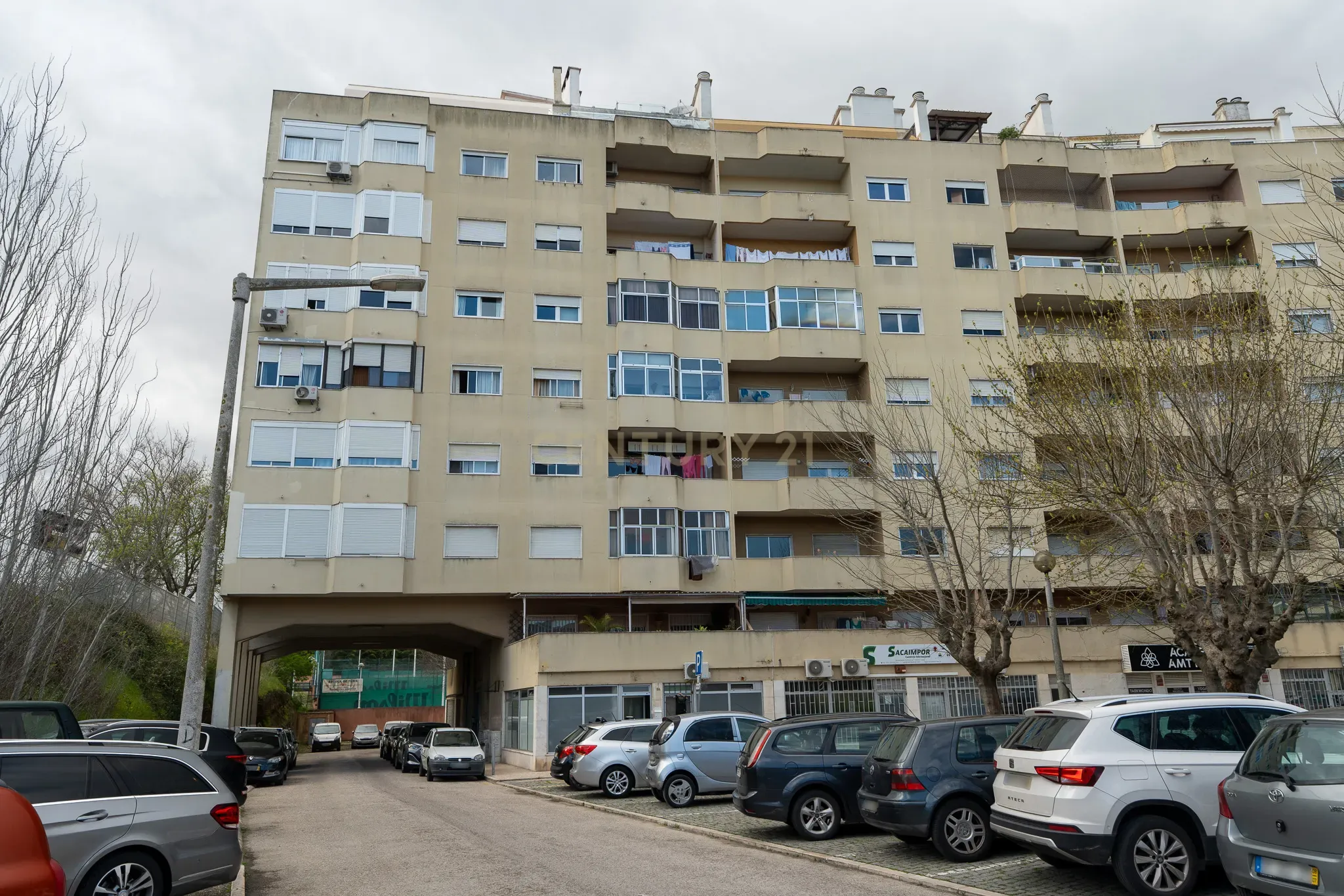 ESPECTACULAR APARTAMENTO T2 EM SACAVÉM - Image 1