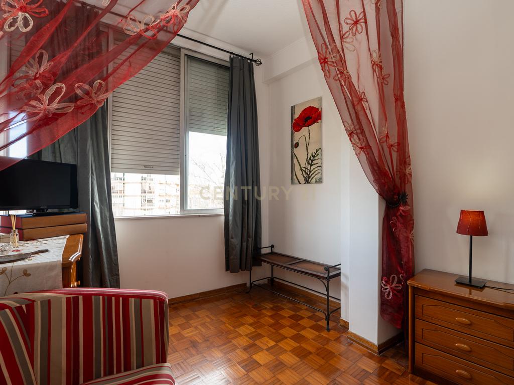 ESPECTACULAR APARTAMENTO T2 EM SACAVÉM - Image 18