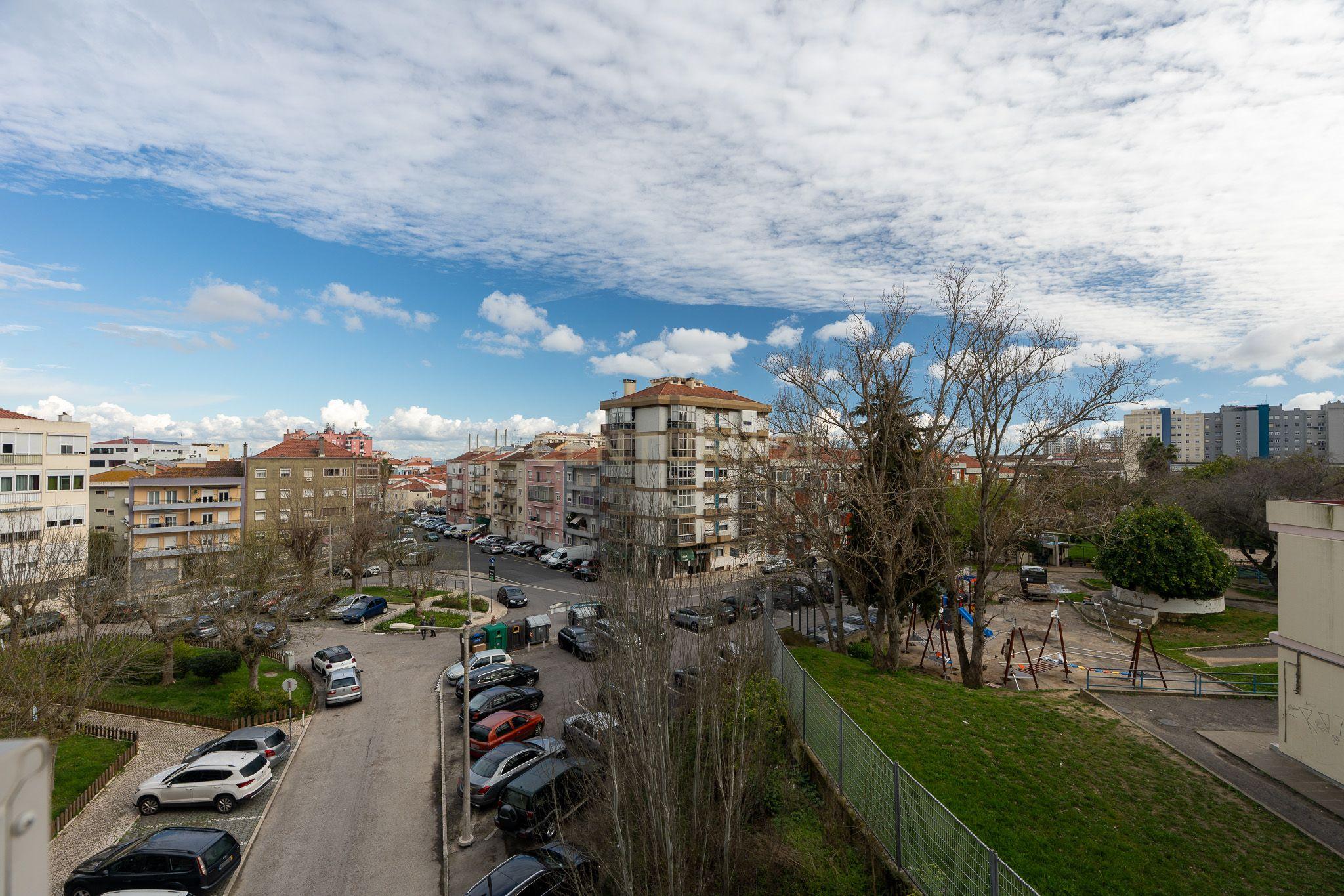 ESPECTACULAR APARTAMENTO T2 EM SACAVÉM - Image 19