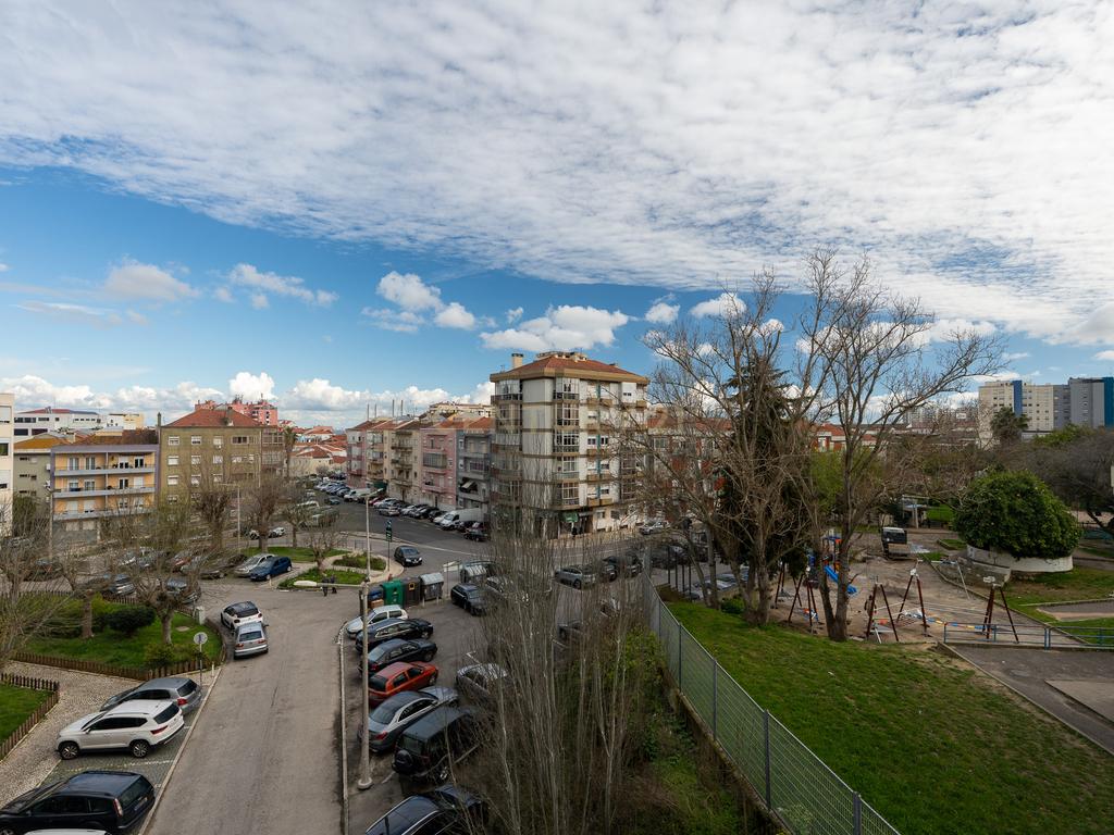 ESPECTACULAR APARTAMENTO T2 EM SACAVÉM - Image 19