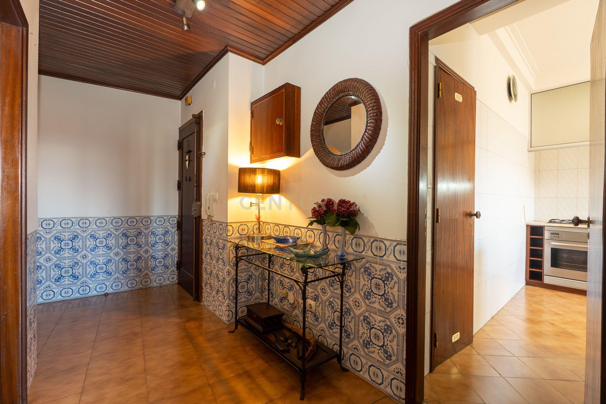 ESPECTACULAR APARTAMENTO T2 EM SACAVÉM - Image 9