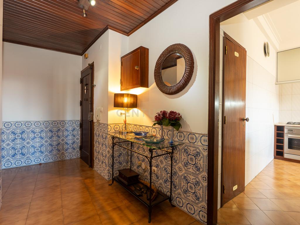 ESPECTACULAR APARTAMENTO T2 EM SACAVÉM - Image 9