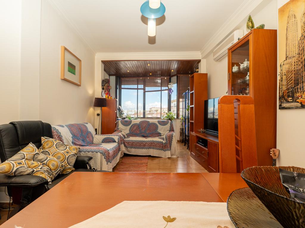 ESPECTACULAR APARTAMENTO T2 EM SACAVÉM - Image 3