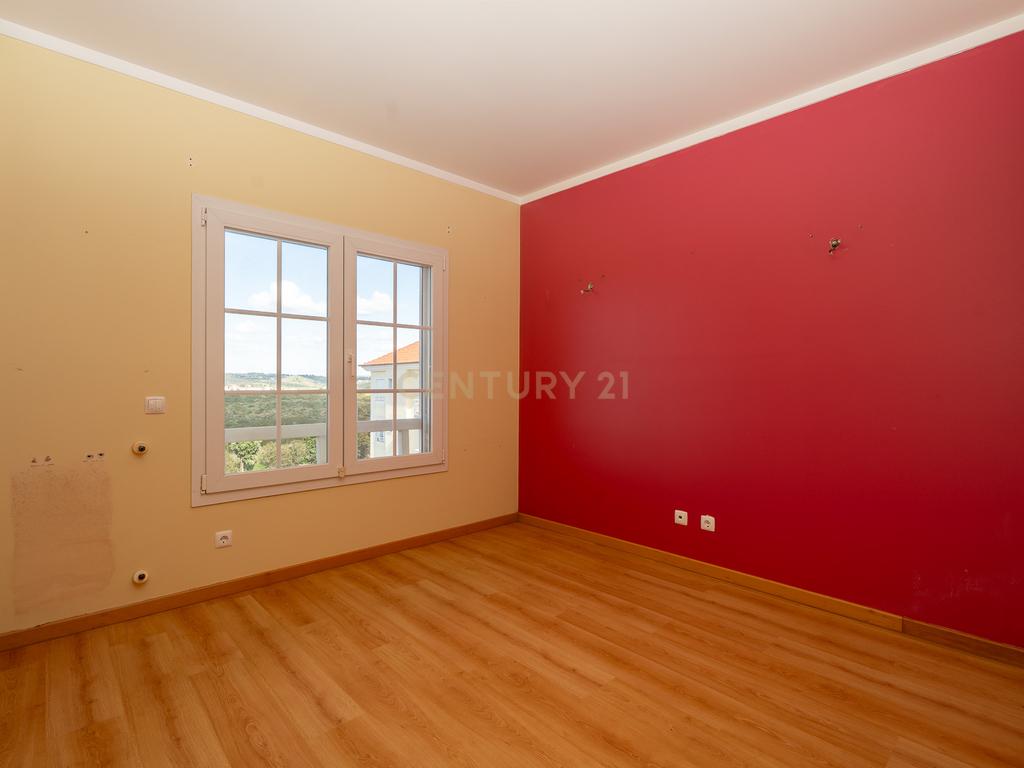 🏡 Apartamento Duplex T3/T4 na Ericeira – Vista Mar e Serra! 🌊⛰️ - Image 23