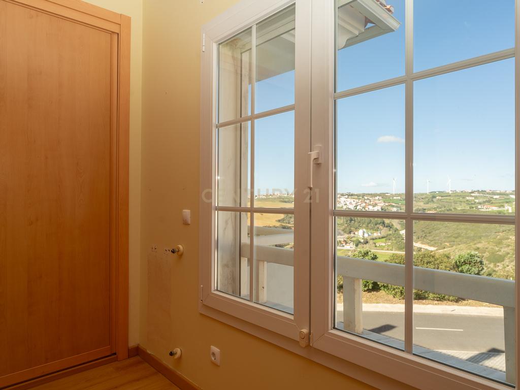 🏡 Apartamento Duplex T3/T4 na Ericeira – Vista Mar e Serra! 🌊⛰️ - Image 25