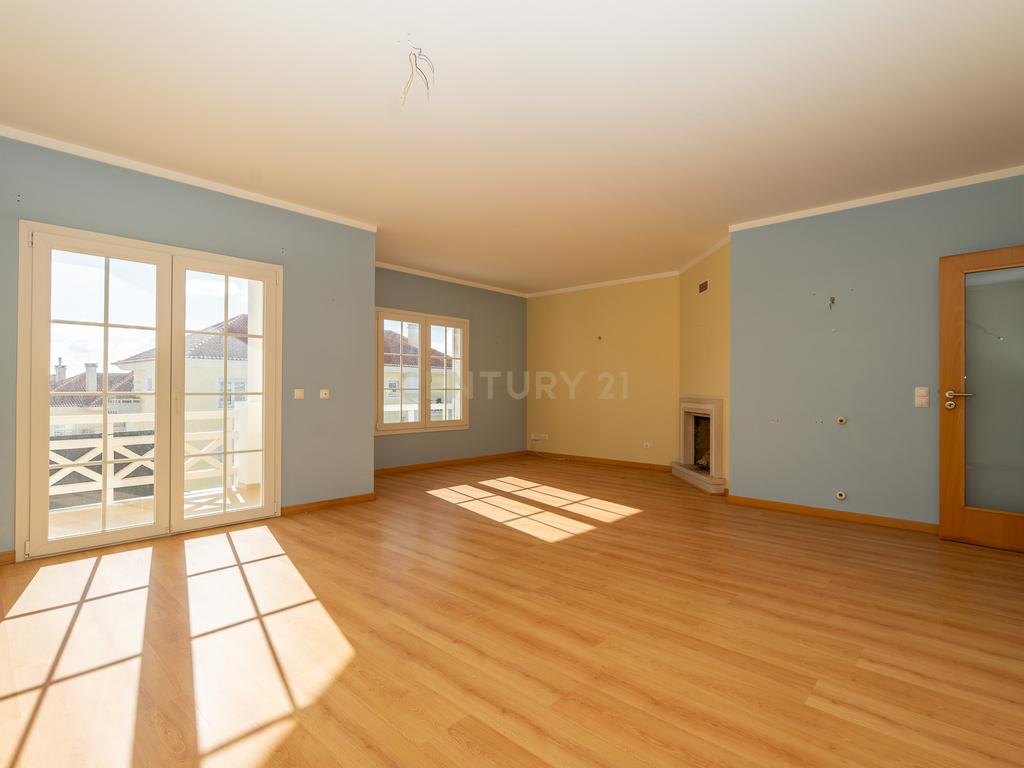 🏡 Apartamento Duplex T3/T4 na Ericeira – Vista Mar e Serra! 🌊⛰️ - Image 6