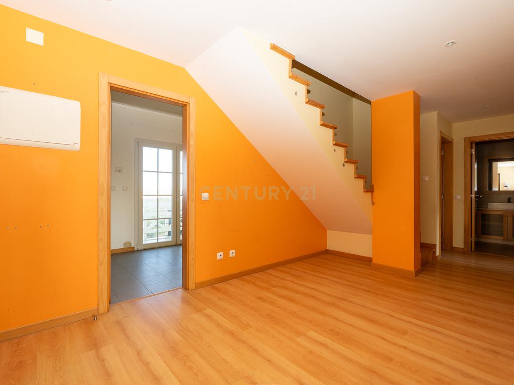 🏡 Apartamento Duplex T3/T4 na Ericeira – Vista Mar e Serra! 🌊⛰️ - Image 4