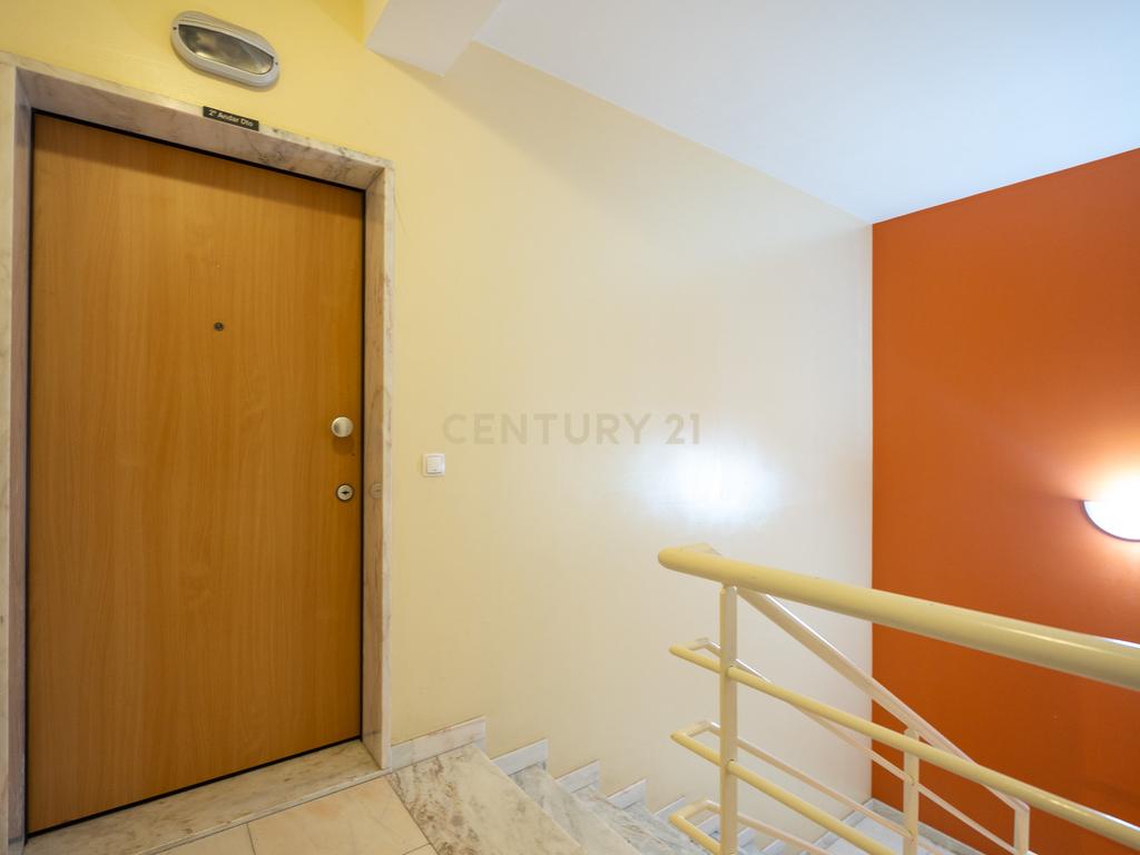 🏡 Apartamento Duplex T3/T4 na Ericeira – Vista Mar e Serra! 🌊⛰️ - Image 3