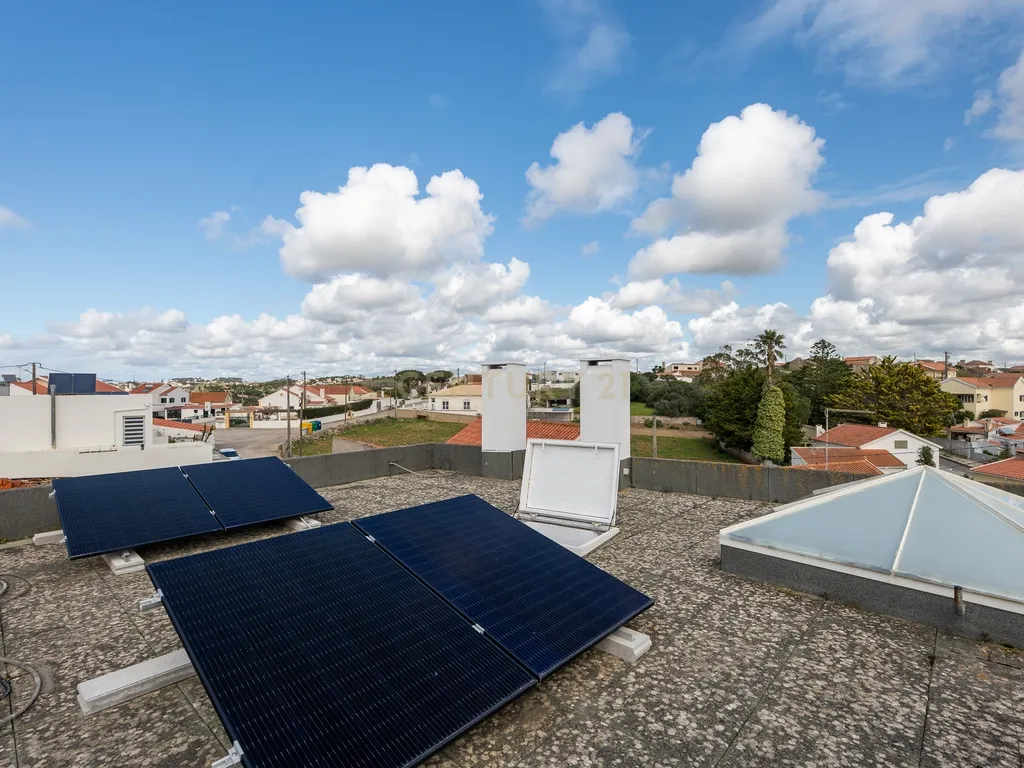 🏡 Moradia T3 com Rooftop Vista Mar, Paineis Fotovoltaico e zona exterior – Viva com Conforto e Sustentabilidade em zona tranquila a pouco minutos do Mar da Ericeira - Image 45