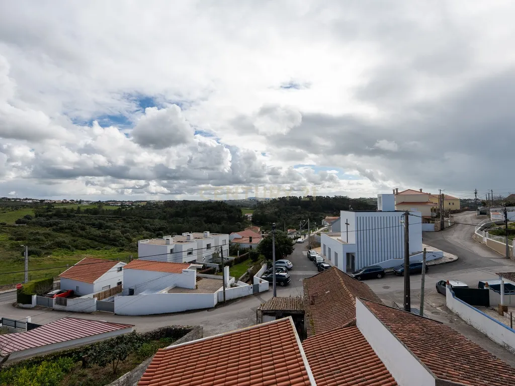 🏡 Moradia T3 com Rooftop Vista Mar, Paineis Fotovoltaico e zona exterior – Viva com Conforto e Sustentabilidade em zona tranquila a pouco minutos do Mar da Ericeira - Image 47