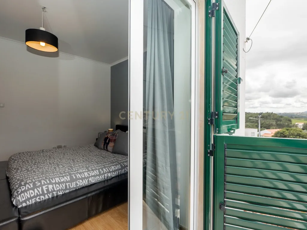 🏡 Moradia T3 com Rooftop Vista Mar, Paineis Fotovoltaico e zona exterior – Viva com Conforto e Sustentabilidade em zona tranquila a pouco minutos do Mar da Ericeira - Image 34