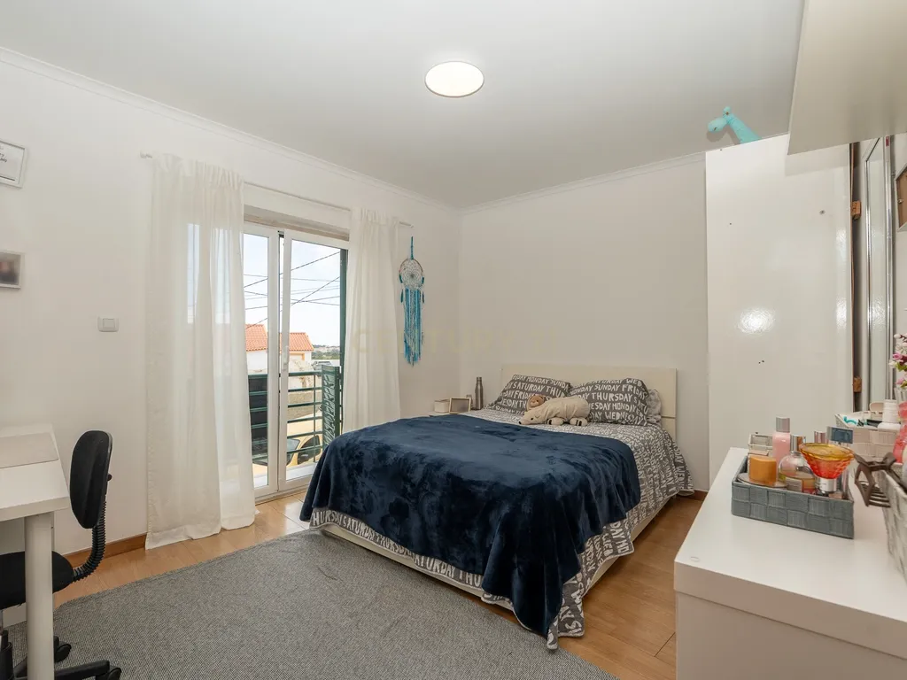 🏡 Moradia T3 com Rooftop Vista Mar, Paineis Fotovoltaico e zona exterior – Viva com Conforto e Sustentabilidade em zona tranquila a pouco minutos do Mar da Ericeira - Image 15