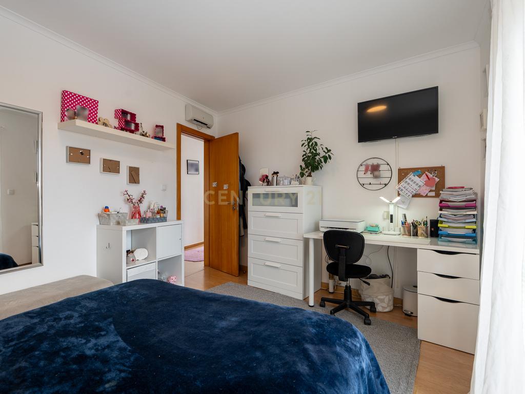 🏡 Moradia T3 com Rooftop Vista Mar, Paineis Fotovoltaico e zona exterior – Viva com Conforto e Sustentabilidade em zona tranquila a pouco minutos do Mar da Ericeira - Image 16