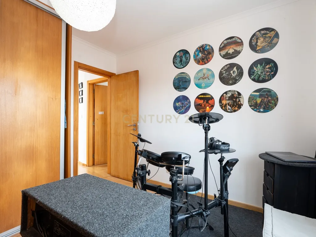 🏡 Moradia T3 com Rooftop Vista Mar, Paineis Fotovoltaico e zona exterior – Viva com Conforto e Sustentabilidade em zona tranquila a pouco minutos do Mar da Ericeira - Image 40