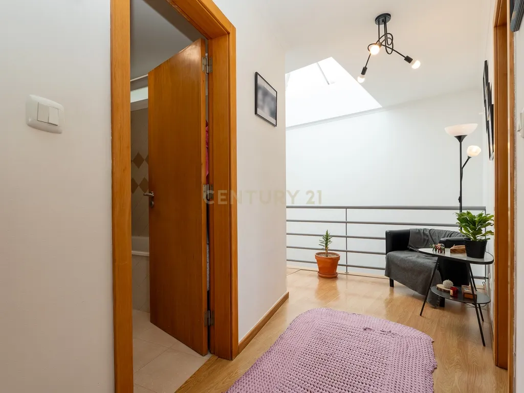 🏡 Moradia T3 com Rooftop Vista Mar, Paineis Fotovoltaico e zona exterior – Viva com Conforto e Sustentabilidade em zona tranquila a pouco minutos do Mar da Ericeira - Image 11