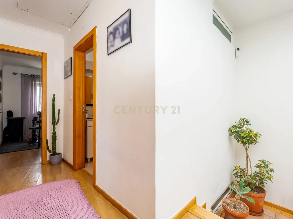 🏡 Moradia T3 com Rooftop Vista Mar, Paineis Fotovoltaico e zona exterior – Viva com Conforto e Sustentabilidade em zona tranquila a pouco minutos do Mar da Ericeira - Image 33