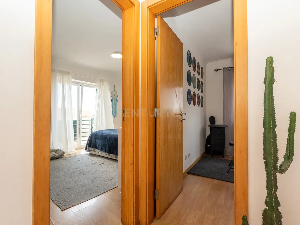 🏡 Moradia T3 com Rooftop Vista Mar, Paineis Fotovoltaico e zona exterior – Viva com Conforto e Sustentabilidade em zona tranquila a pouco minutos do Mar da Ericeira - Image 38