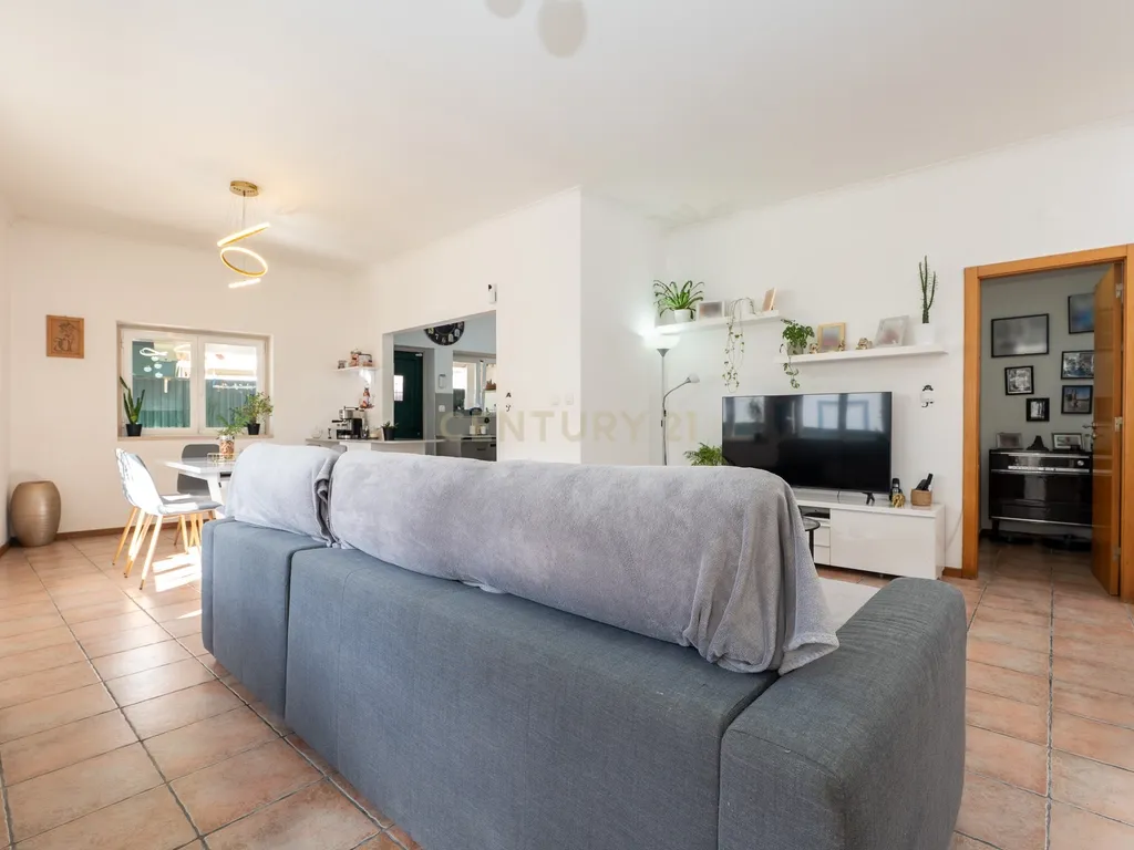 🏡 Moradia T3 com Rooftop Vista Mar, Paineis Fotovoltaico e zona exterior – Viva com Conforto e Sustentabilidade em zona tranquila a pouco minutos do Mar da Ericeira - Image 21