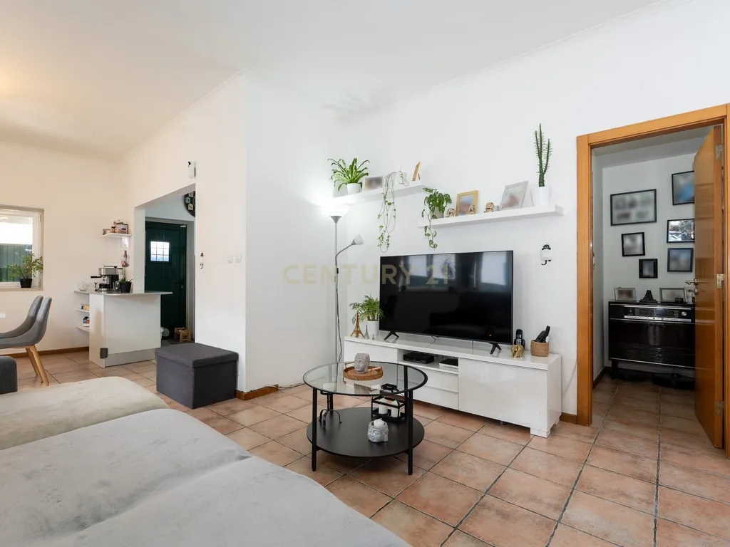🏡 Moradia T3 com Rooftop Vista Mar, Paineis Fotovoltaico e zona exterior – Viva com Conforto e Sustentabilidade em zona tranquila a pouco minutos do Mar da Ericeira - Image 2