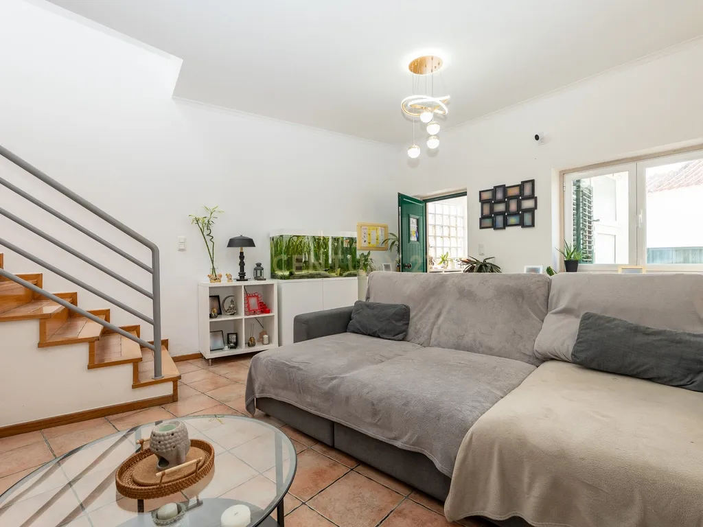 🏡 Moradia T3 com Rooftop Vista Mar, Paineis Fotovoltaico e zona exterior – Viva com Conforto e Sustentabilidade em zona tranquila a pouco minutos do Mar da Ericeira - Image 8