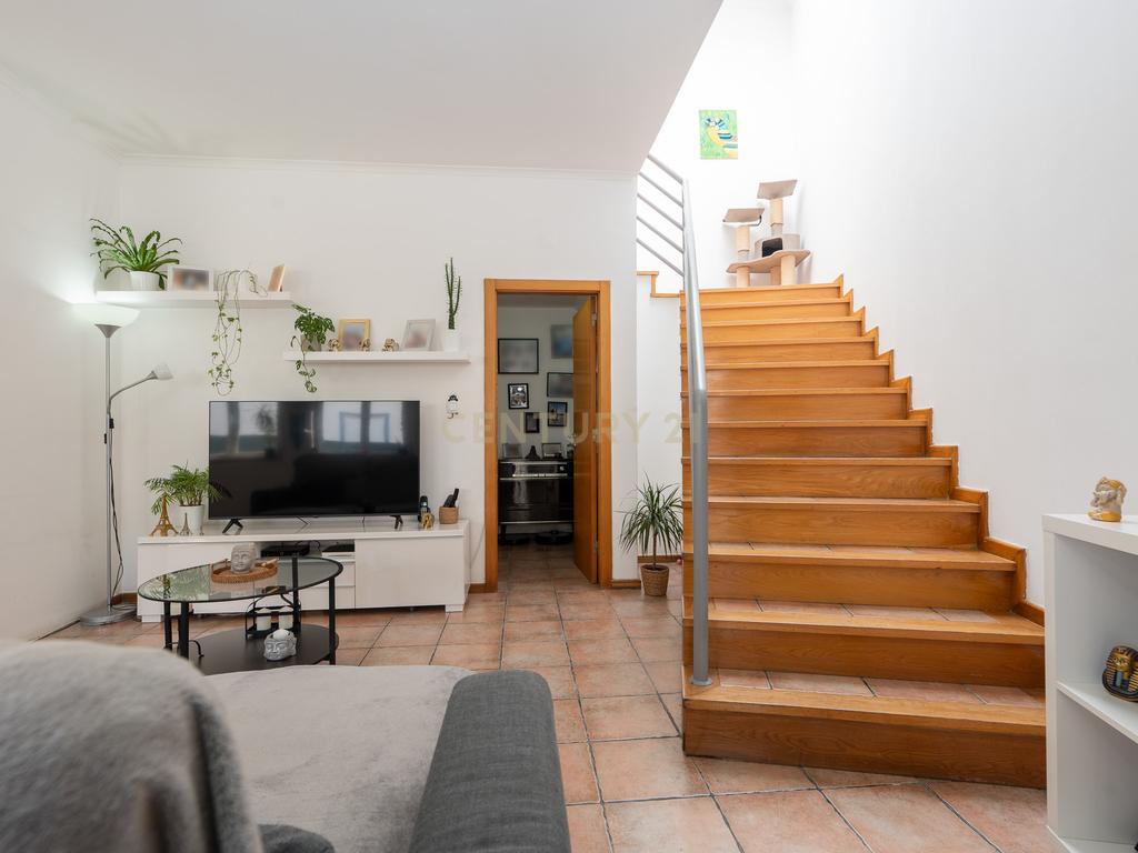 🏡 Moradia T3 com Rooftop Vista Mar, Paineis Fotovoltaico e zona exterior – Viva com Conforto e Sustentabilidade em zona tranquila a pouco minutos do Mar da Ericeira - Image 9