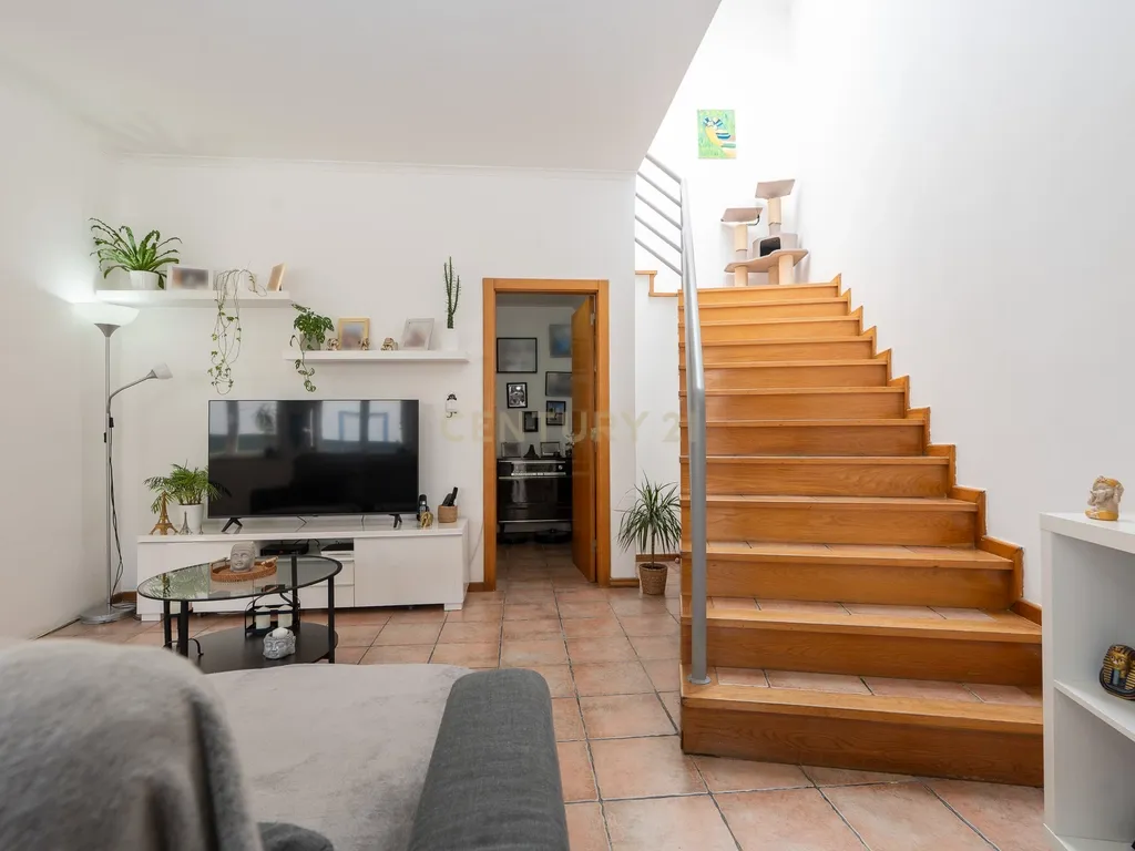 🏡 Moradia T3 com Rooftop Vista Mar, Paineis Fotovoltaico e zona exterior – Viva com Conforto e Sustentabilidade em zona tranquila a pouco minutos do Mar da Ericeira - Image 9