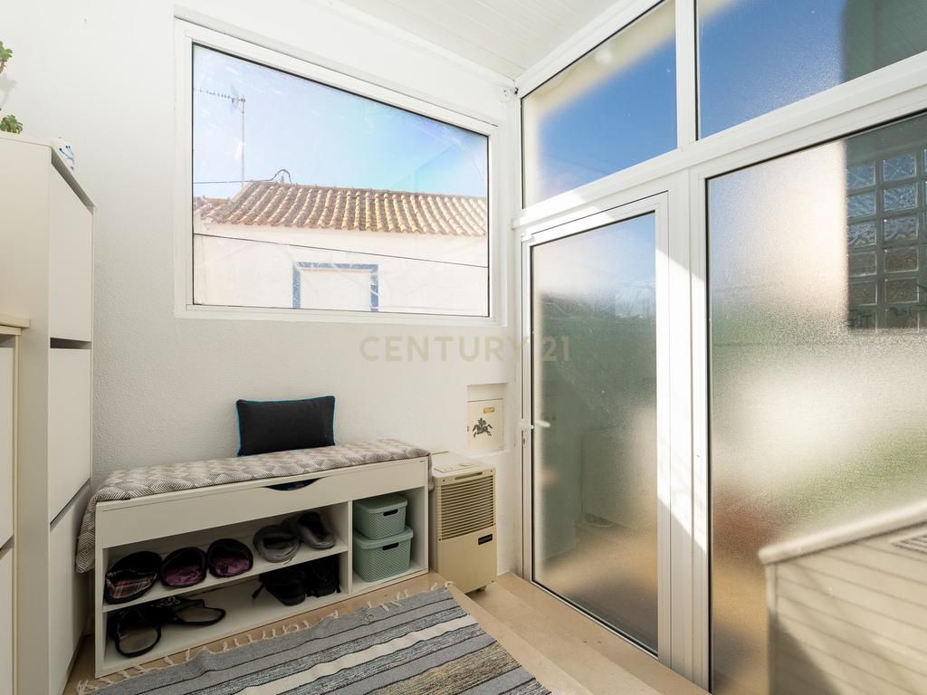 🏡 Moradia T3 com Rooftop Vista Mar, Paineis Fotovoltaico e zona exterior – Viva com Conforto e Sustentabilidade em zona tranquila a pouco minutos do Mar da Ericeira - Image 17