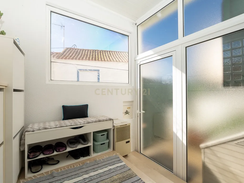 🏡 Moradia T3 com Rooftop Vista Mar, Paineis Fotovoltaico e zona exterior – Viva com Conforto e Sustentabilidade em zona tranquila a pouco minutos do Mar da Ericeira - Image 17