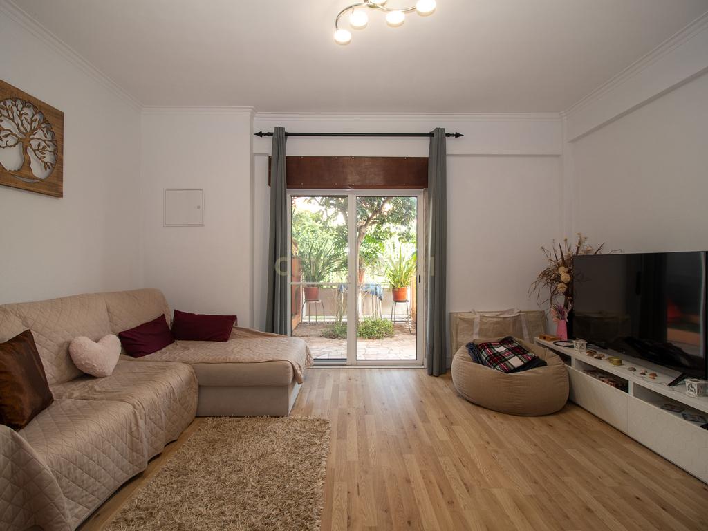 Andar de moradia de tipologia T3, localizado no Bairro dos Pedernais, Ramada em Odivelas, inserido em edifício de 3 pisos, existindo apenas 2 proprietários. - Image 8