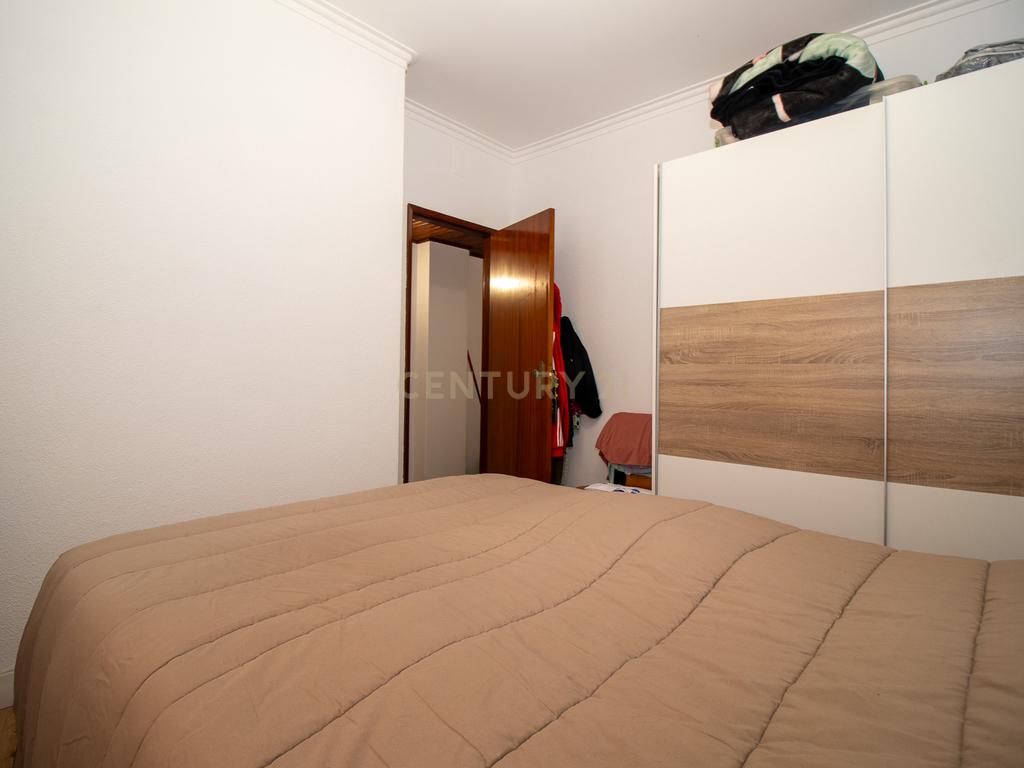 Andar de moradia de tipologia T3, localizado no Bairro dos Pedernais, Ramada em Odivelas, inserido em edifício de 3 pisos, existindo apenas 2 proprietários. - Image 14