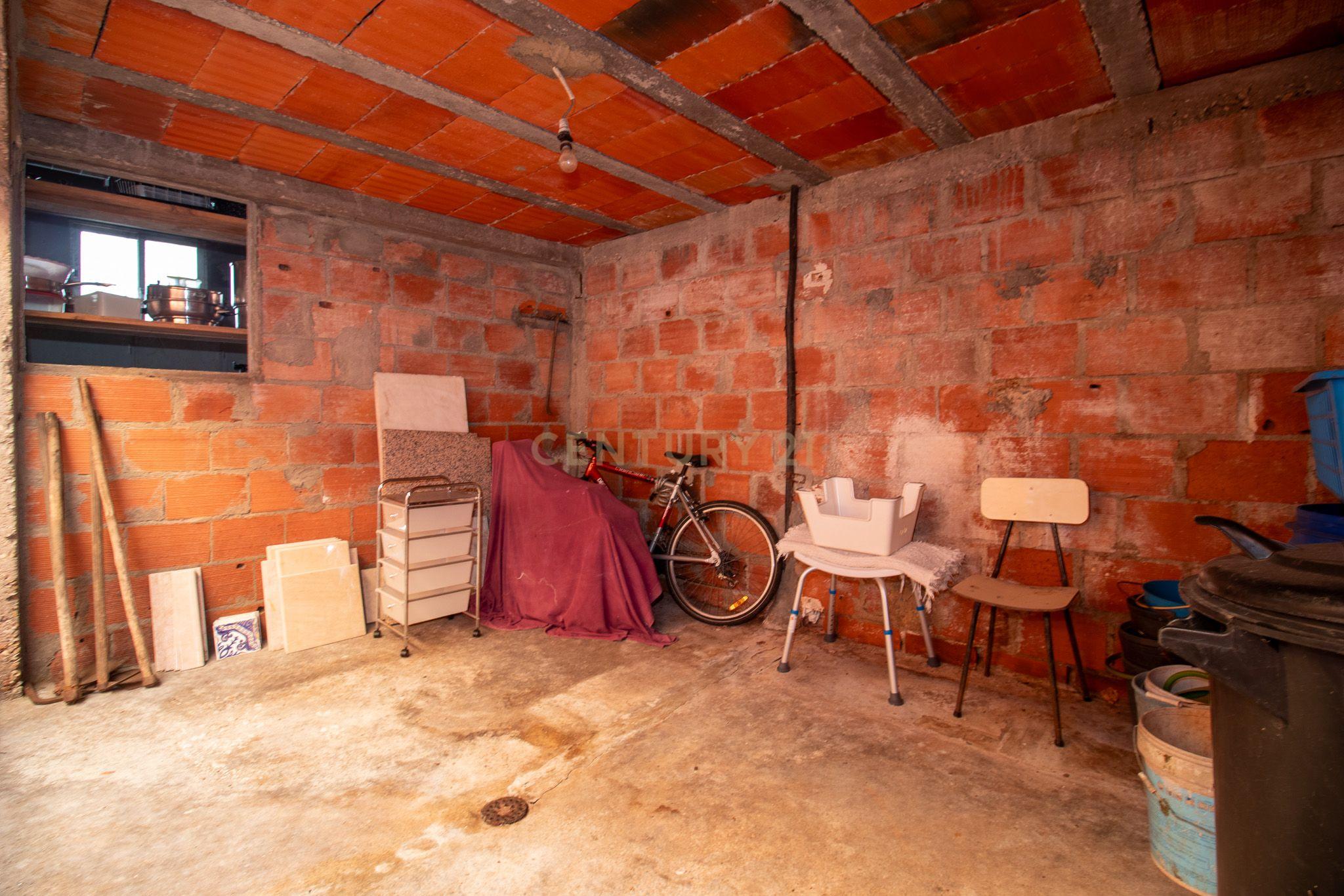 Andar de moradia de tipologia T3, localizado no Bairro dos Pedernais, Ramada em Odivelas, inserido em edifício de 3 pisos, existindo apenas 2 proprietários. - Image 15