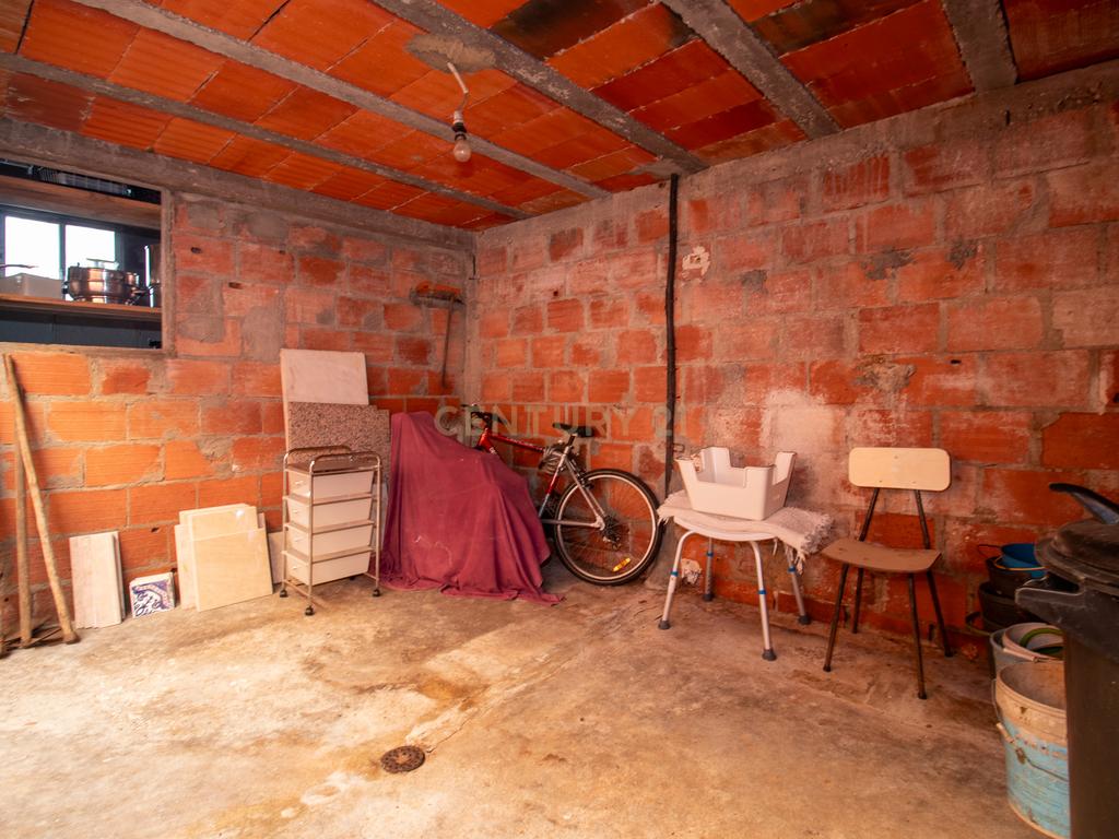 Andar de moradia de tipologia T3, localizado no Bairro dos Pedernais, Ramada em Odivelas, inserido em edifício de 3 pisos, existindo apenas 2 proprietários. - Image 15