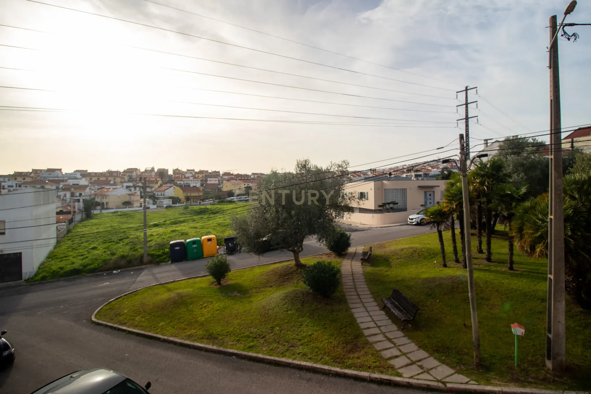 Andar de moradia de tipologia T3, localizado no Bairro dos Pedernais, Ramada em Odivelas, inserido em edifício de 3 pisos, existindo apenas 2 proprietários. - Image 61