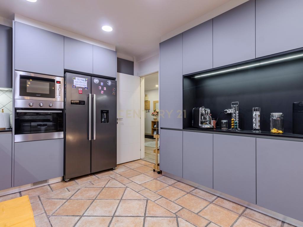 Moradia T4 como nova com piscina na Marisol em Lote de 500m² - Image 36