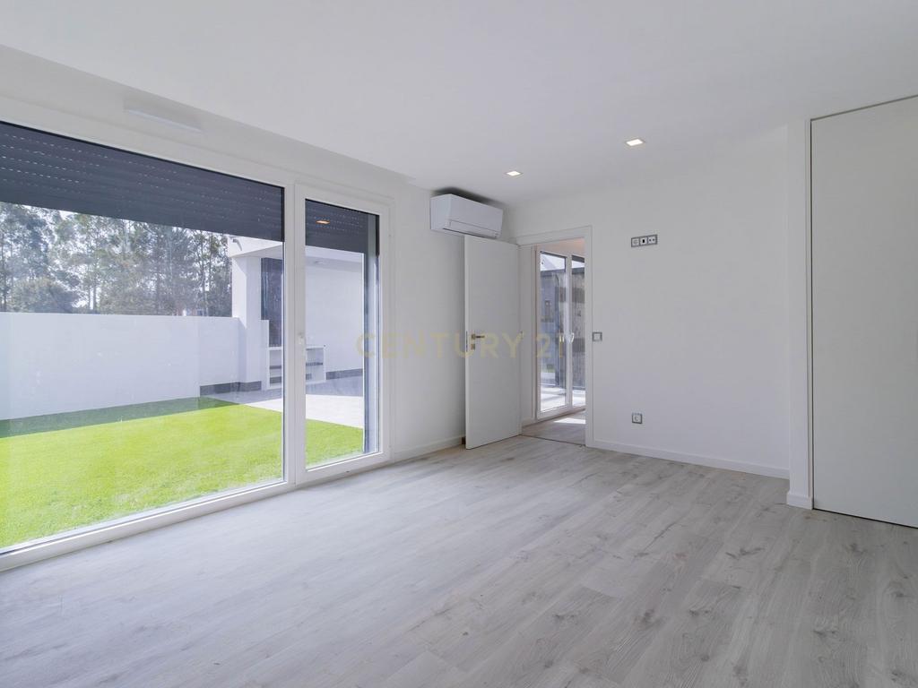 Moradia Contemporânea T3 Construção Nova em Fátima, Ourém - Image 36