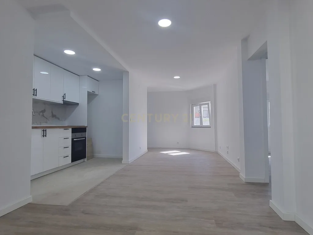 Apartamento Renovado T3 na Torre, Cascais - Image 11