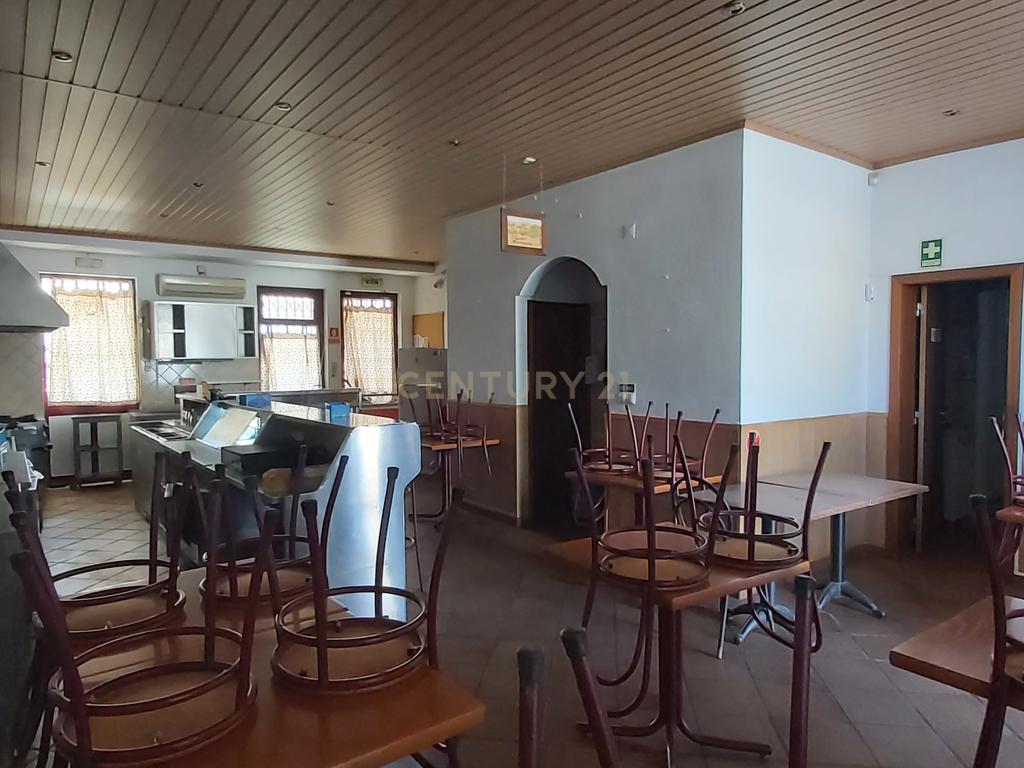 🥪🏙️ Snack-Bar com Localização de Ouro e Fácil Acesso no Centro de Évora - Image 3