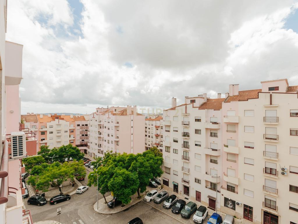 T3 na Ramada | Praça Sara Afonso - Image 29