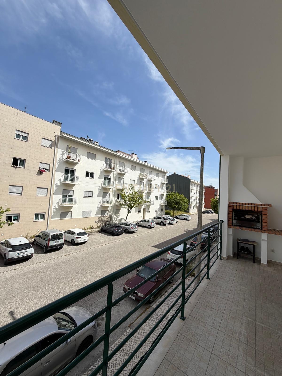 Apartamento T3 na Charneca, Pombal – Totalmente Mobilado e Pronto a Habitar