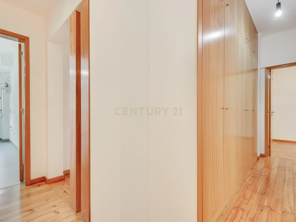 Apartamento T3 | 125 m² | Praça Pasteur – Lisboa - Image 16