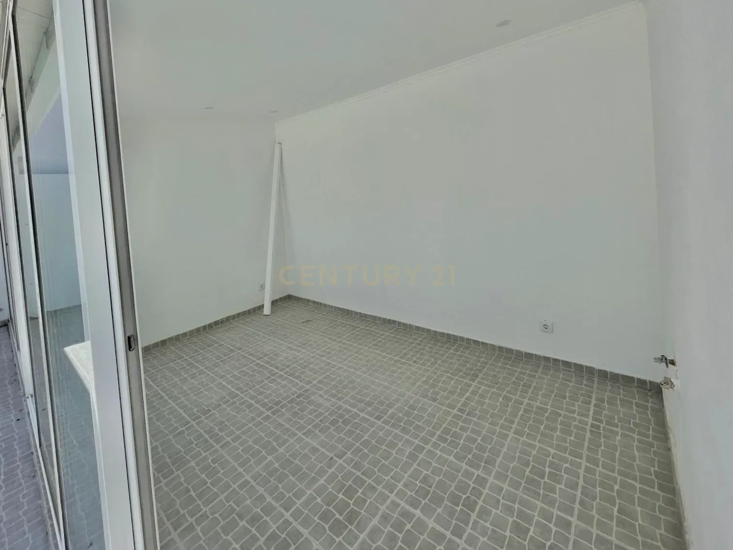 Moradia Remodelada no Barreiro - Image 49