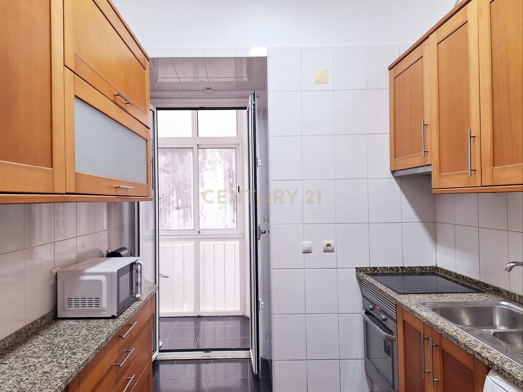 Apartamento T3 para Arrendamento em Campolide - Image 18