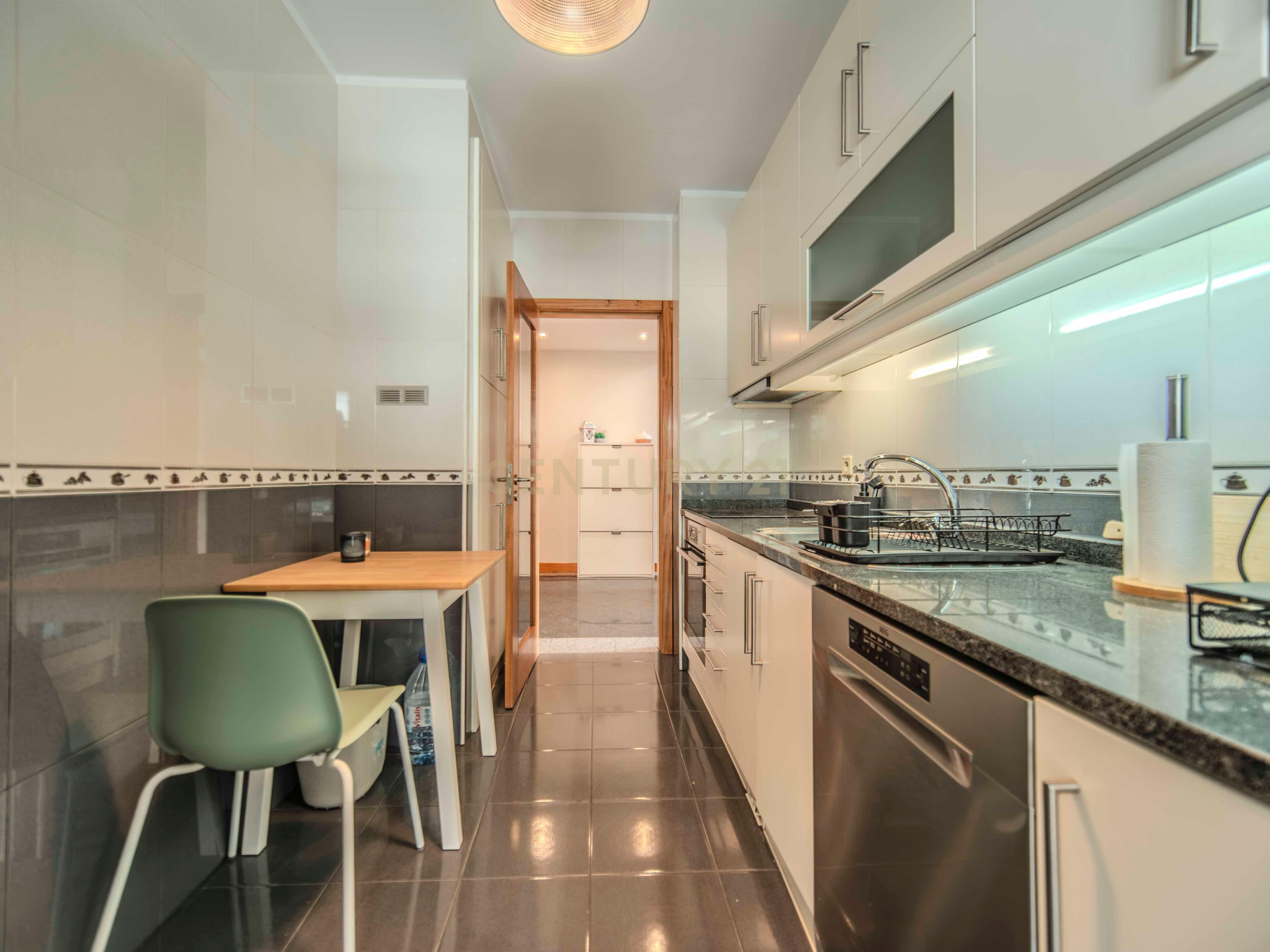 Fotografia 12 de Junto do Rio Douro (Passadiços de Gramido) e do Freixo (Porto), existe um excelente Apartamento T2 que pode ser seu!