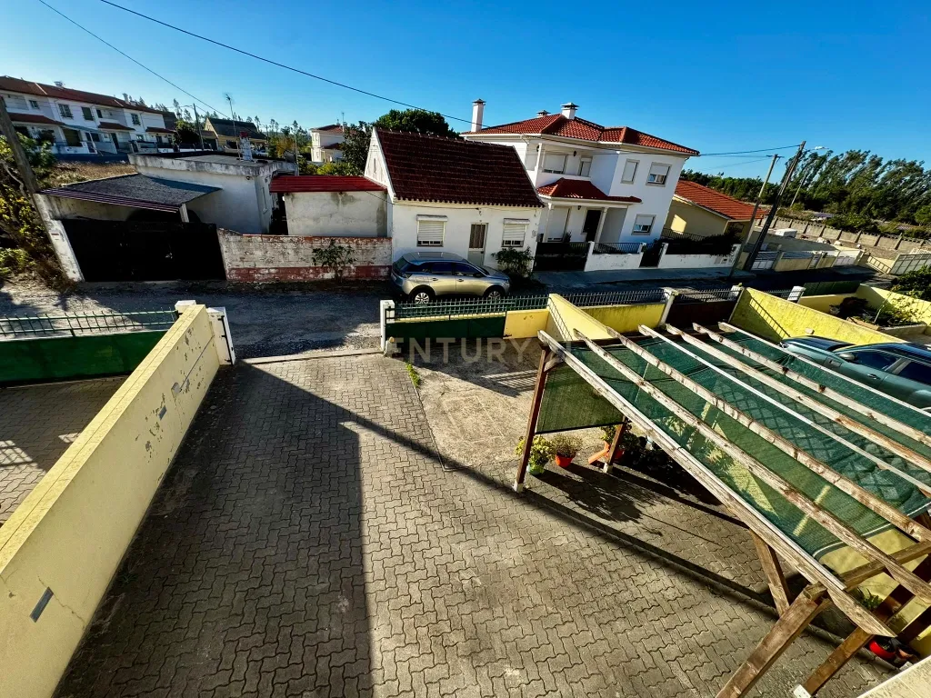 Moradia T3 em Banda | Garcia, Marinha Grande - Image 25