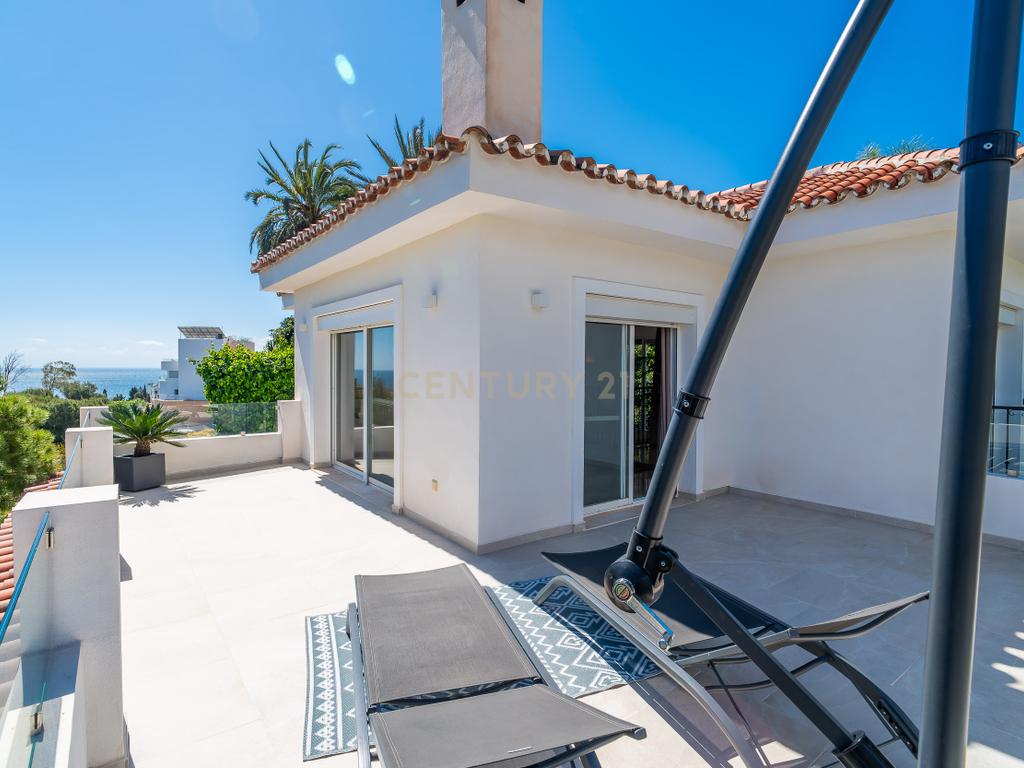 Moradia renovada com vista para o mar e perto da praia – Torreblanca, Fuengirola - Image 40