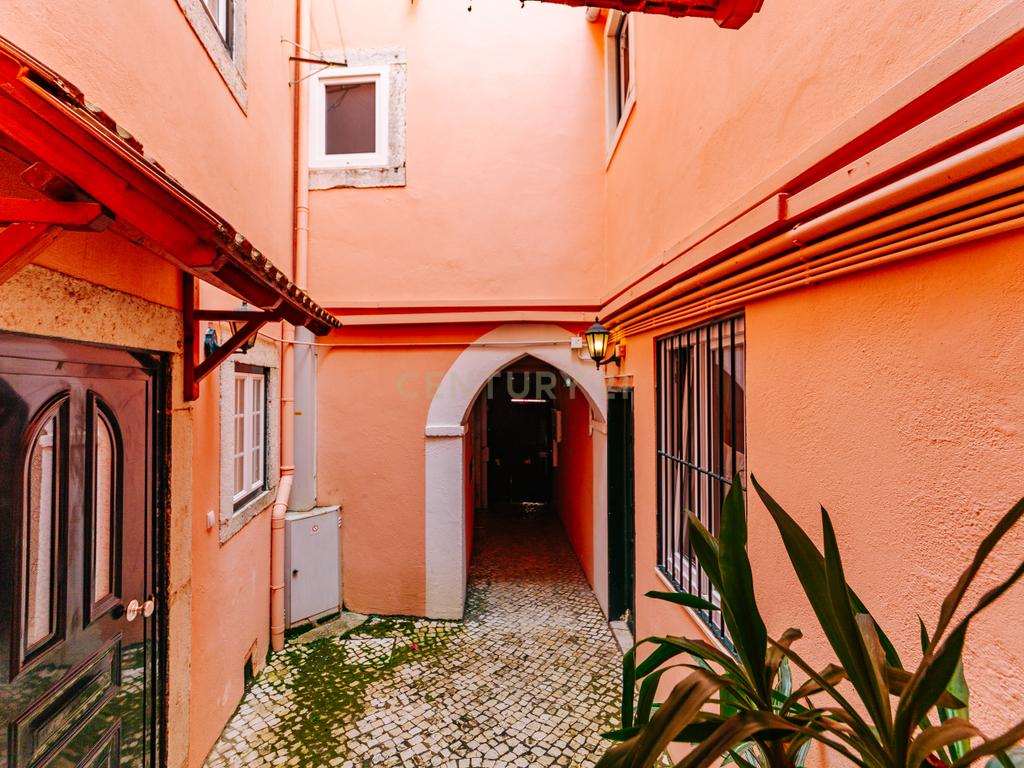 APARTAMENTO T2 - LOCALIZAÇÃO PREMIUM NO CORAÇÃO DE LISBOA - Image 36