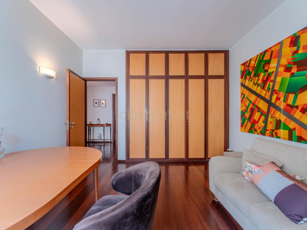 Apartamento T5 na zona do Aviz - Porto - Image 27