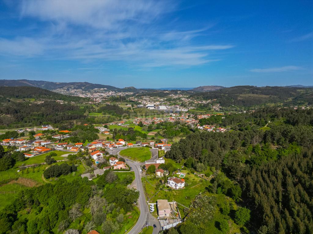 🌿 Quinta Rústica com 15.075 m² | Para Recuperar | Póvoa de Lanhoso, Braga - Image 5