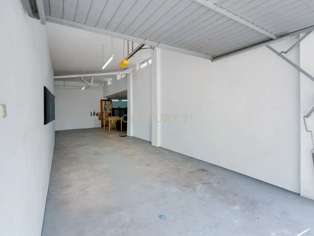 T2+2 Duplex c/ Sótão amplo (248m²) | S. Félix Marinha - Image 26