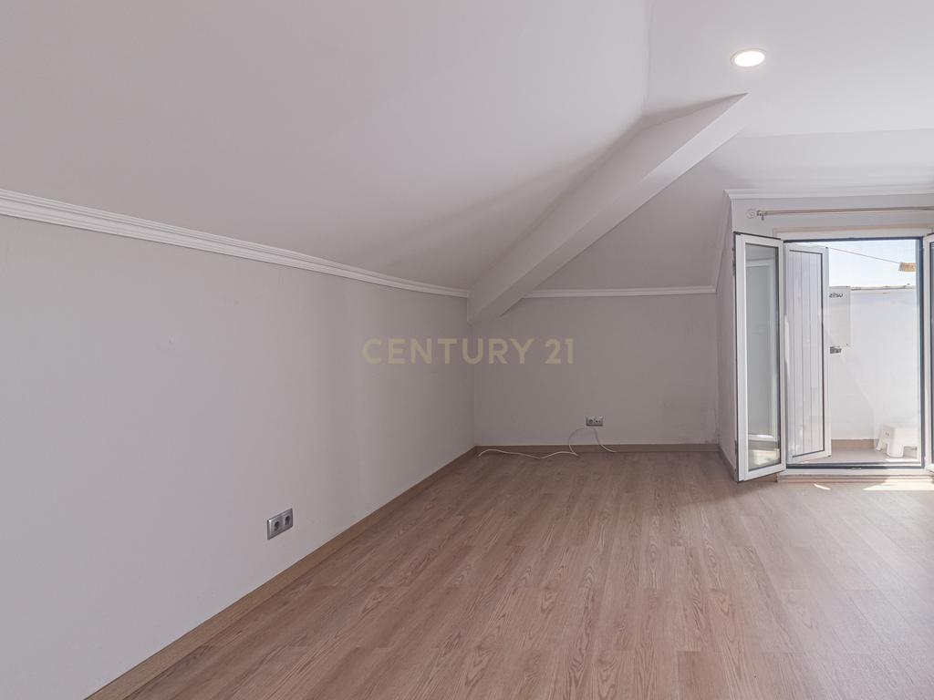 Moradia T4 em Vila Nova - Bucelas - Image 37